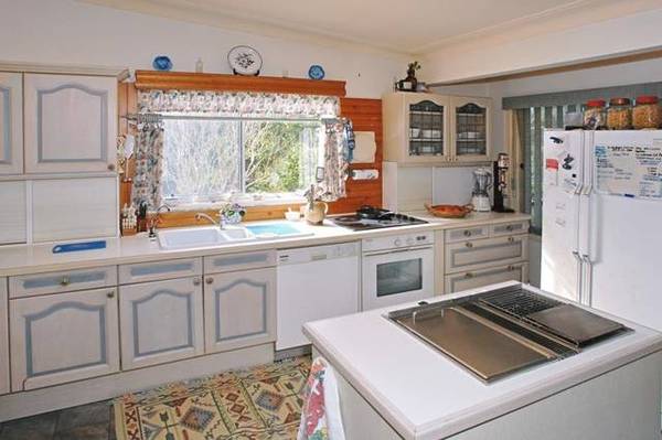 A home to Relax and Enjoy!! Picture 3