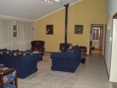 "STORE THE BIG TOYS HERE"... Picture 2