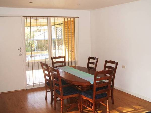 Has everything you ever need! Picture 3