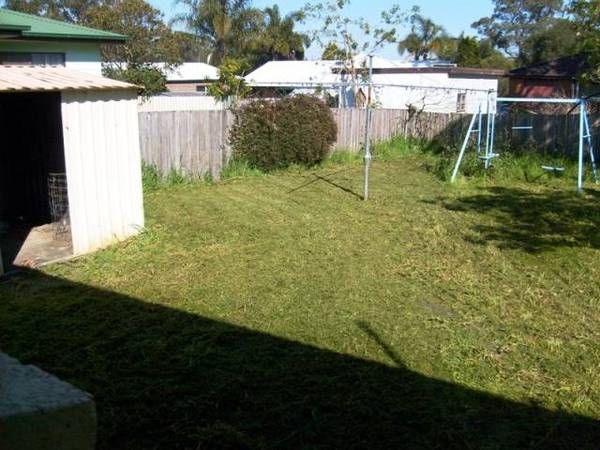 Auction Onsite on the 11th October, 2008 & Open homes each saturday until Auction @ 1:00 - 2:00 Picture 3