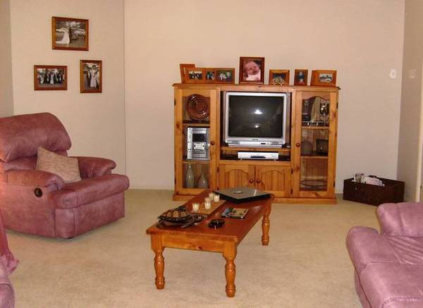 Spacious Living, Quality Location Picture 2