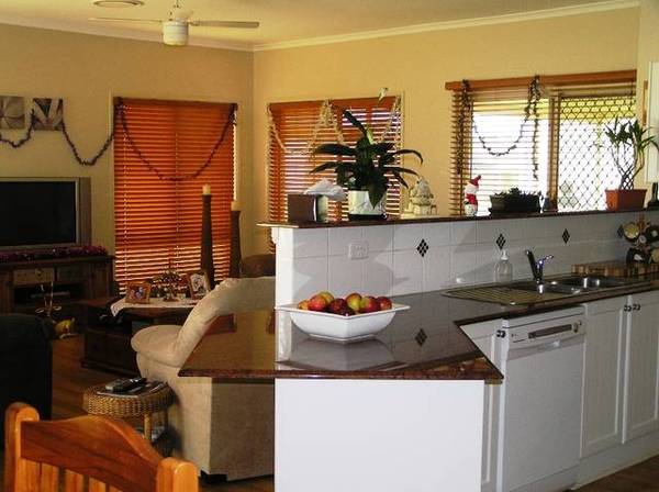 Spacious Living, Quality Location Picture 3