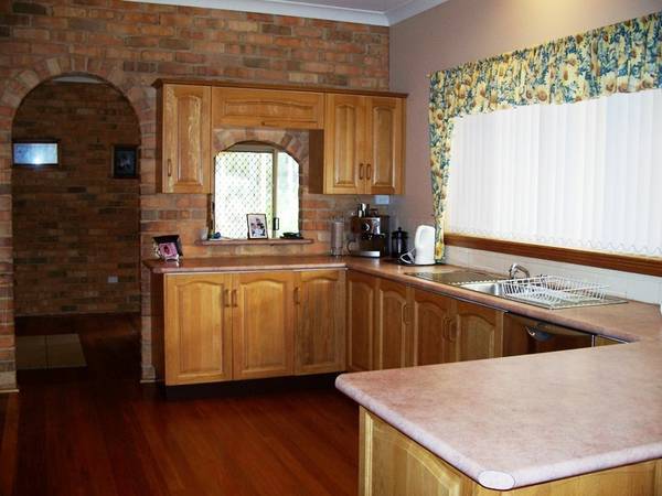 YOUR FAMILY WILL LOVE LIVING HERE Picture 2