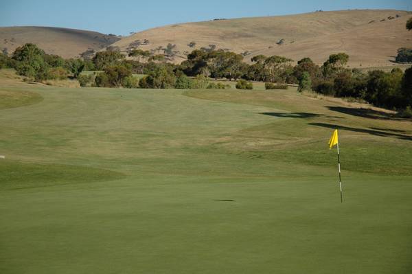 Excellent investment opportunity or your own holiday destination. Picture 2