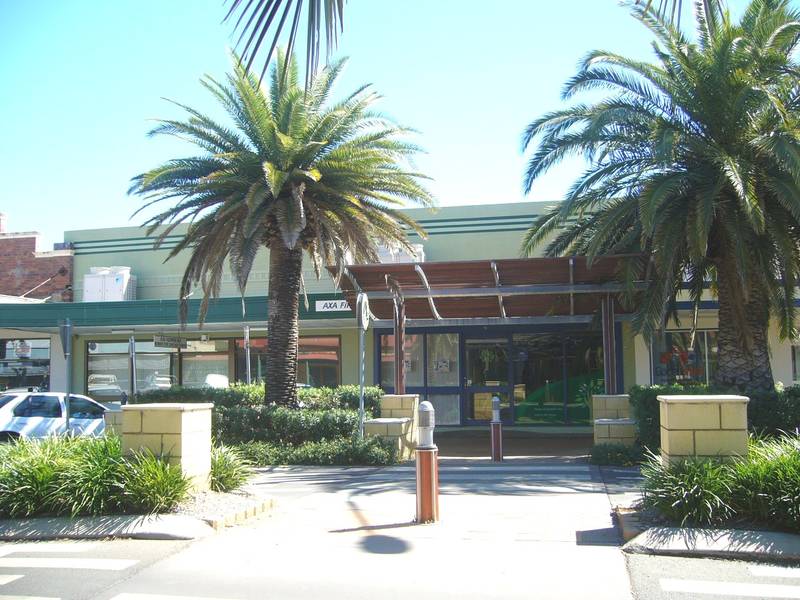 MAIN STREET OFFICES - DALBY Picture 3