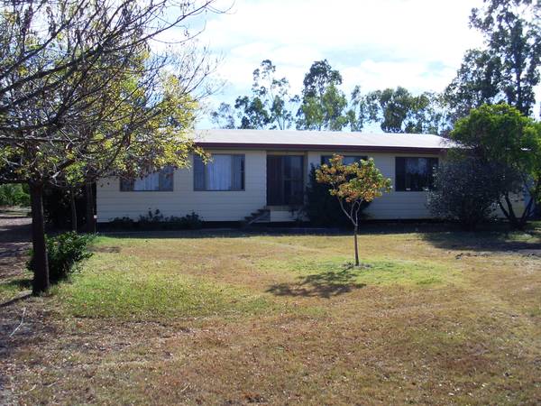 ACREAGE CLOSE TO TOWN Picture 1