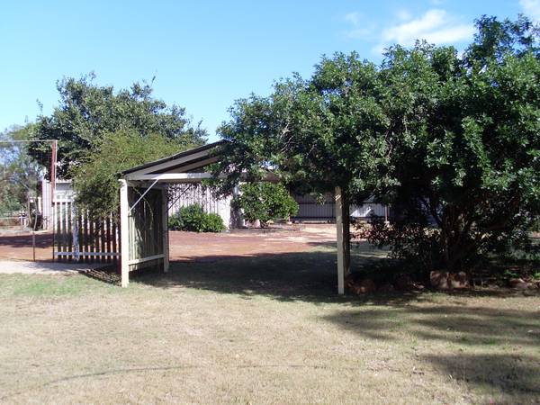 ACREAGE CLOSE TO TOWN Picture 3