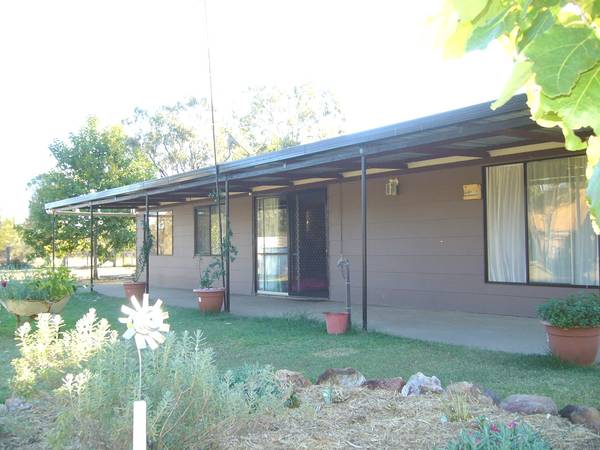 LIFESTYLE CABIN & RETREAT Picture 3