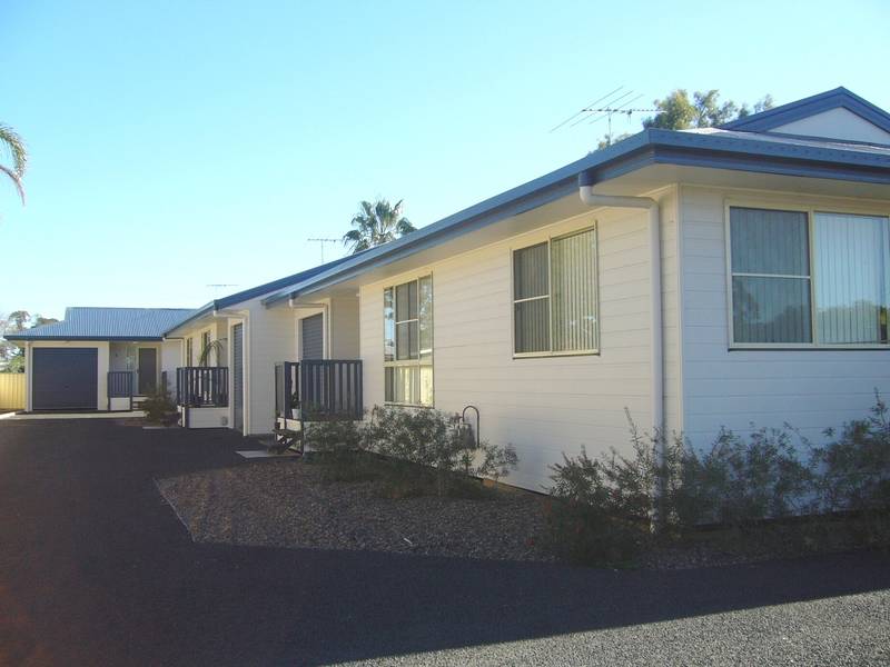 STYLISH AND IN DEMAND Picture 2