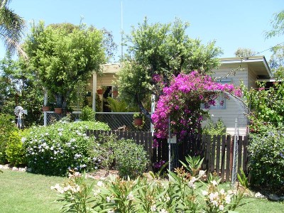 WANT TO BE CLOSE TO WORK Picture