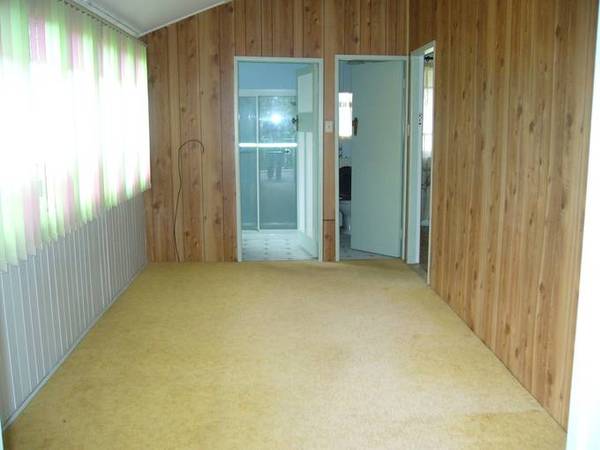 Close to school and shops Picture Close to school and shops Picture