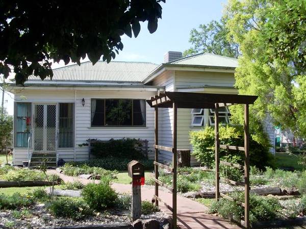 JANDOWAE HOME Picture 1