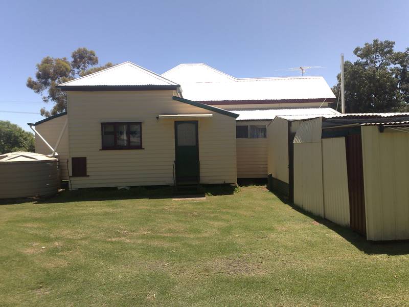 A GOLDEN FIND IN JANDOWAE Picture