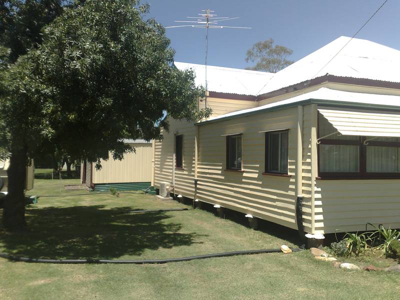 A GOLDEN FIND IN JANDOWAE Picture