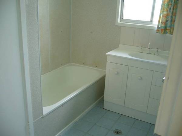 Loverly Yard Picture 3