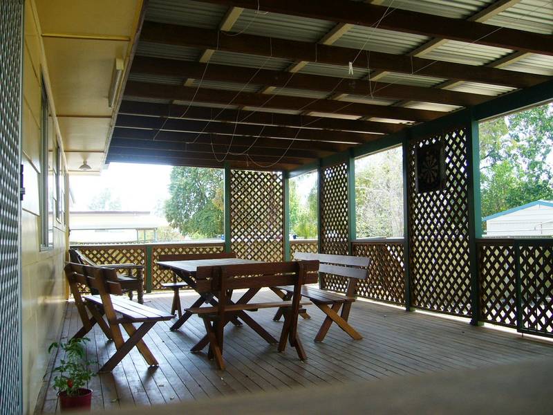 TOP OF THE DECK Picture 3