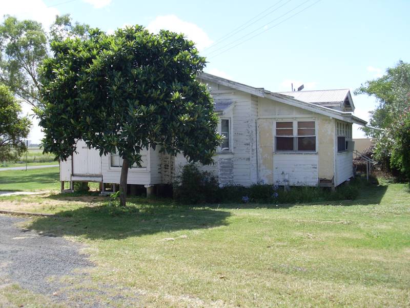 GREAT TO RENOVATE Picture 2