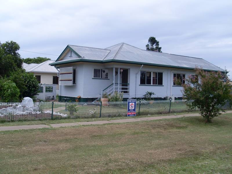 PLENTY OF ROOM AND IN A GOOD POSITION Picture 2