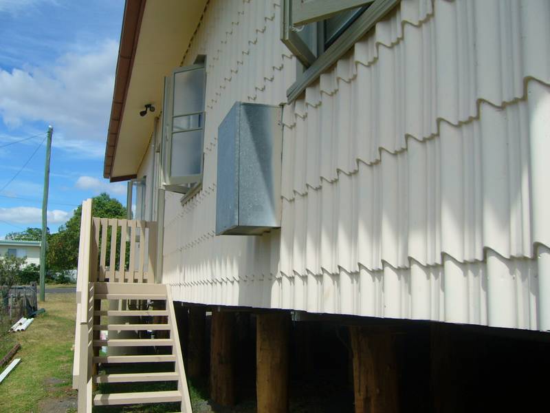 A TOUCH UNUSUAL Picture 3