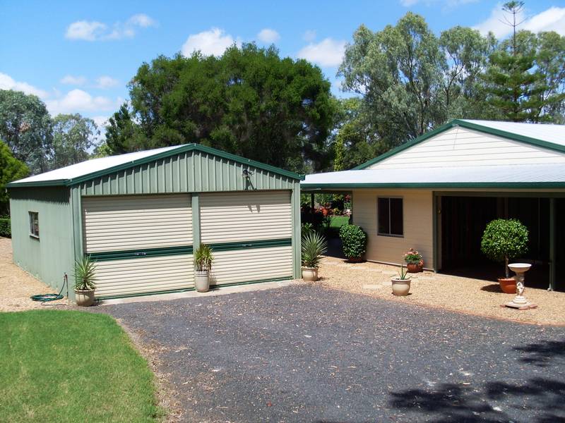 OUTSTANDING PROPERTY ON 3 ACRES Picture 3