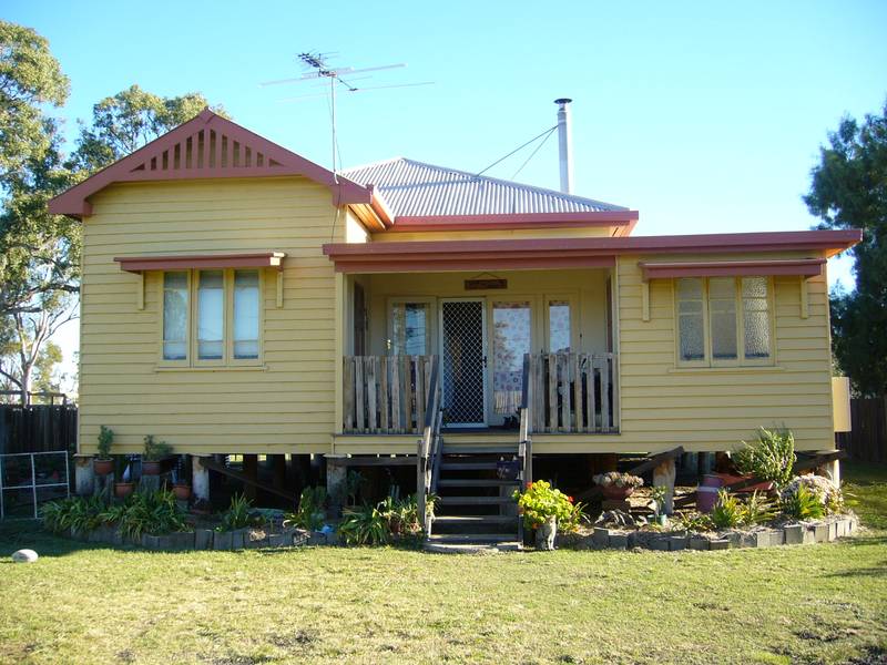 WITH A TOUCH OF FLAIR Picture 1