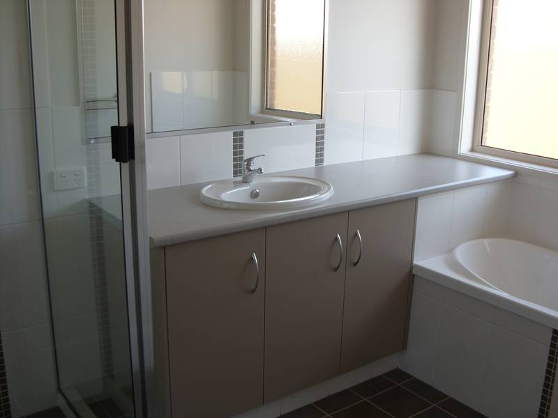 New house in cul de sac Picture 3