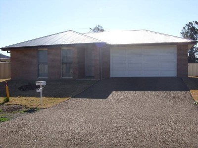 New house in cul de sac Picture New house in cul de sac Picture