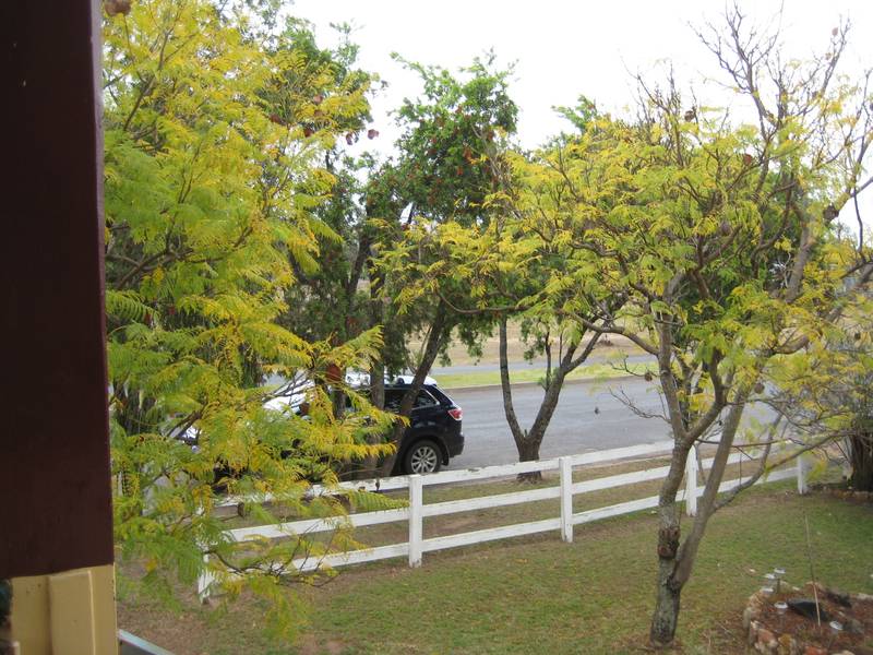 FOR SALE - LARGE RESIDENCE, SHOP AND STOCK Picture 2