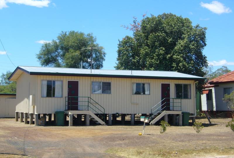 Unit close to town. Picture 1