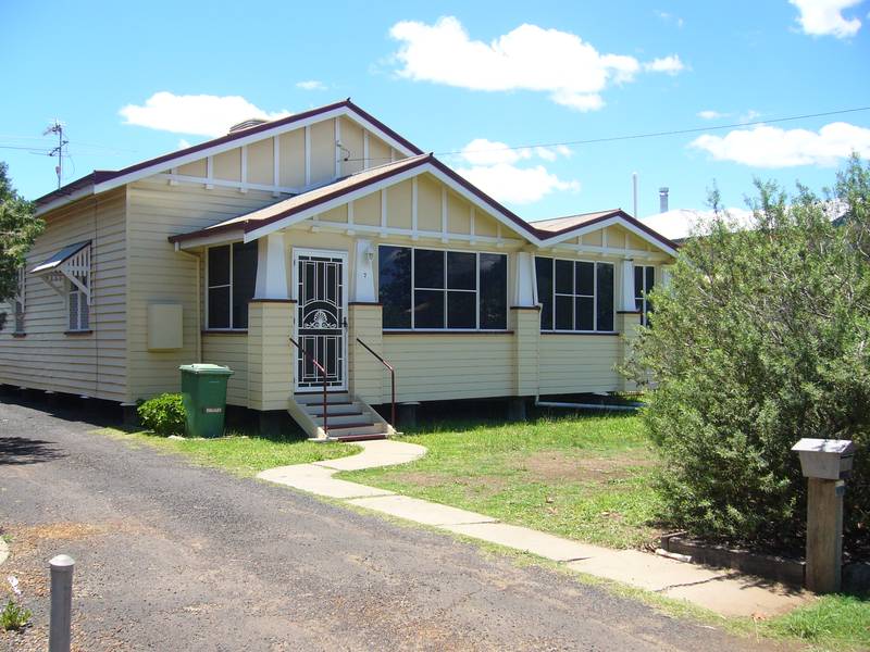 Walk to all town amenities Picture 1