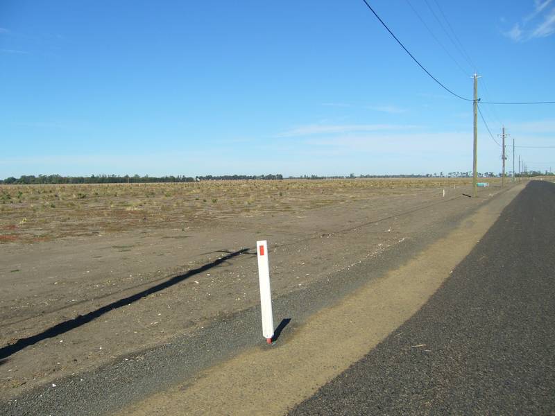 COUNTRY LIVING WITH THE CITY CONVENIENCES Picture 2