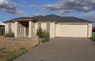 Walk to Golf Course Picture