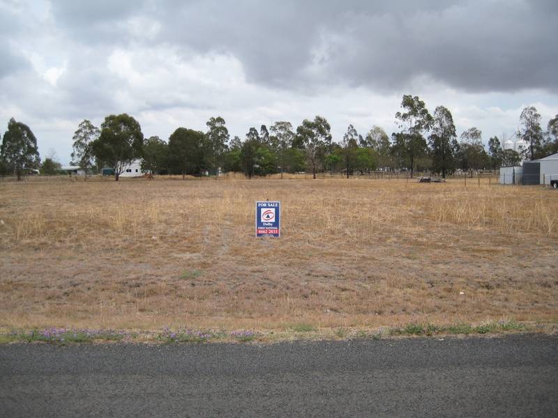 LARGE ACREAGE BLOCK IN TOWN Picture 1
