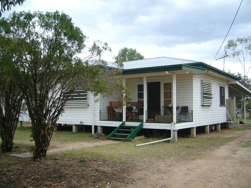 PRICED BELOW $250,000. Picture 1