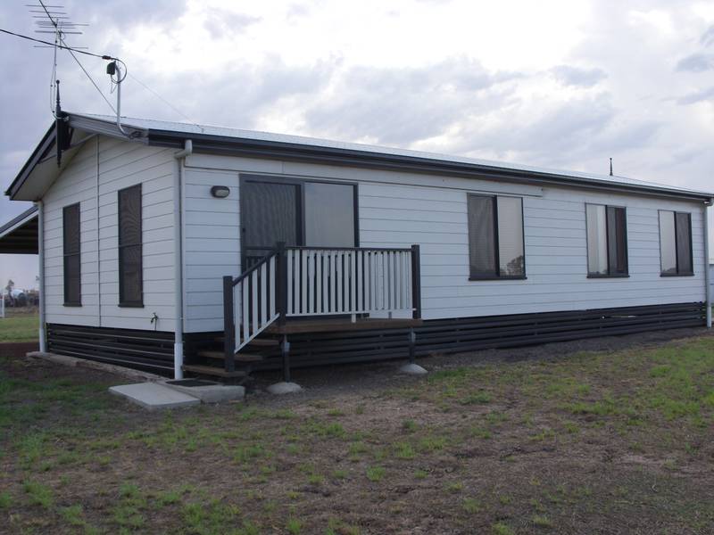 Plenty of room to move. Picture 3