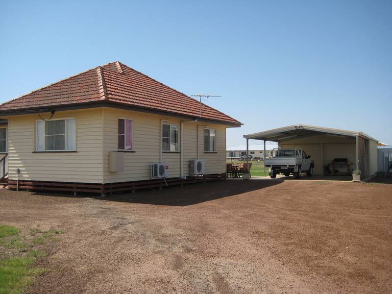 SETTLE ON SEYMOURS Picture 2