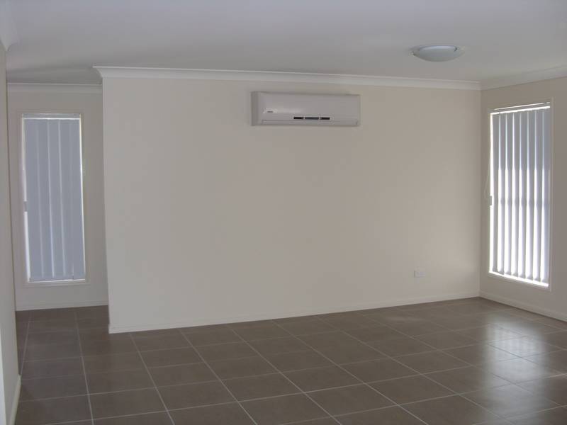 Near New Home On Large Block Picture 3