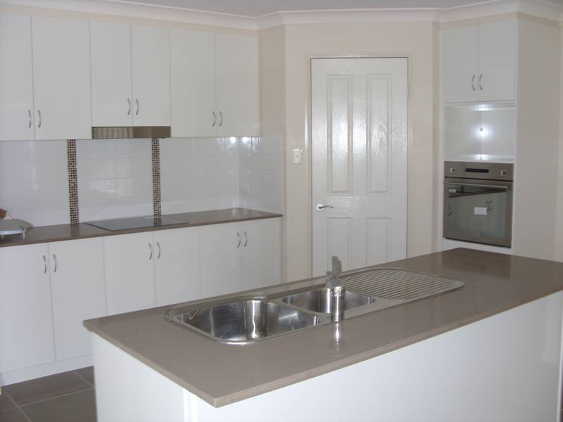 Near New Home On Large Block Picture 2