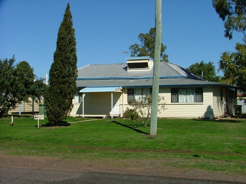 Two bedroom unit Picture 1