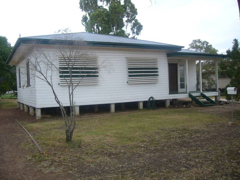 Neat Little Home in Lloyd Street Picture 2