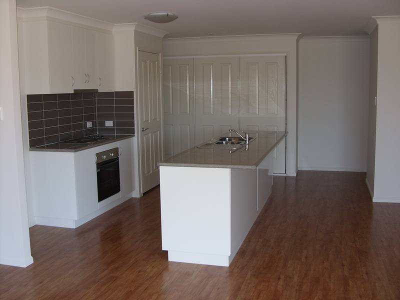 Turnberry Way Picture 2