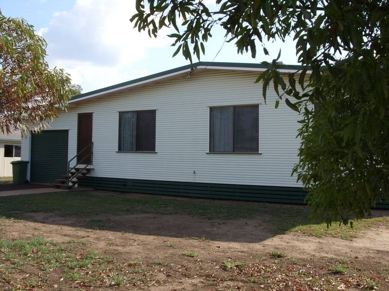 Plenty of storage room. Picture 3
