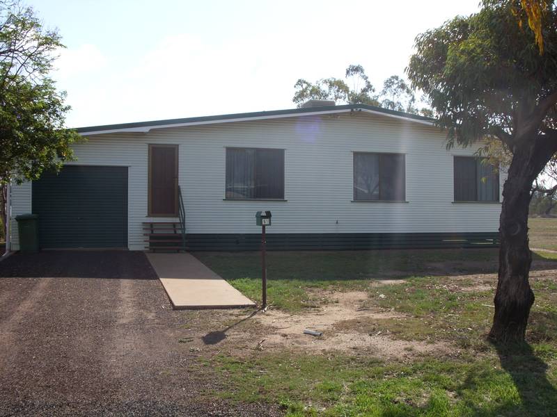 Plenty of storage room. Picture 2