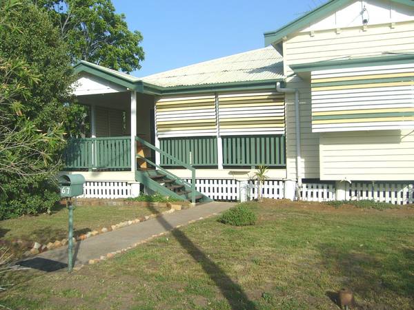 RESIDENCE WITH COMMERCIAL ZONING Picture 3