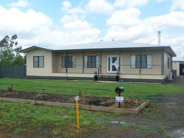 SET ON A BEAUTIFUL ACRE Picture SET ON A BEAUTIFUL ACRE Picture