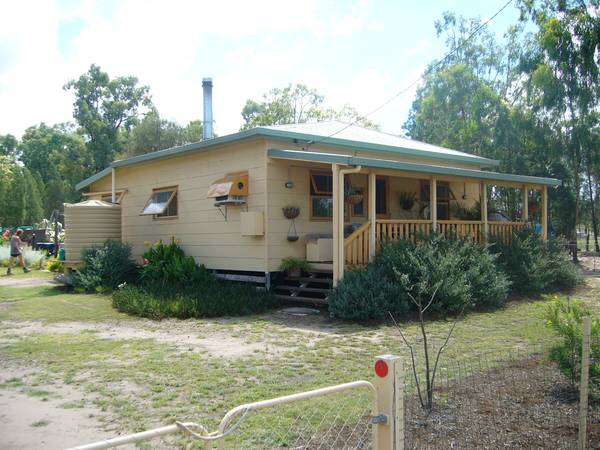 ONE ACRE IN KOGAN WITH ALL THE WORK DONE Picture