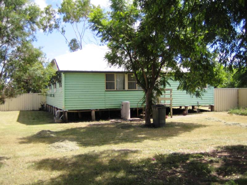 GOOD SOLID HOME IN JANDOWAE Picture 3