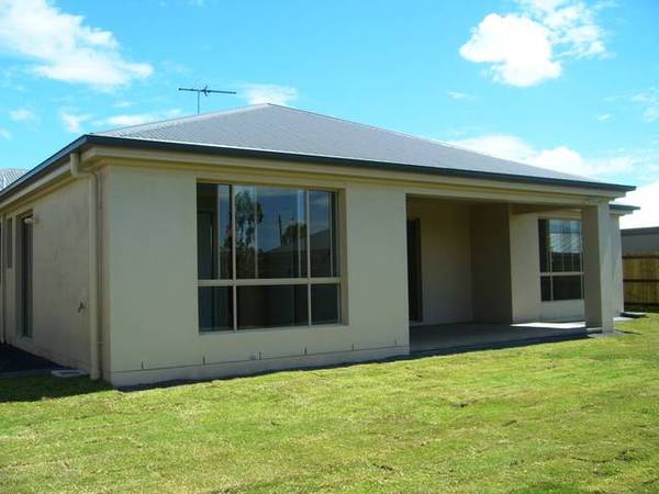 PRESTIGE LIVING IN A NEW ESTATE Picture 3