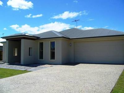 PRESTIGE LIVING IN A NEW ESTATE Picture