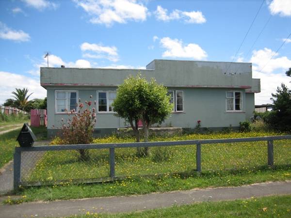 PRICED TO CATCH YOUR EYE! Picture 1